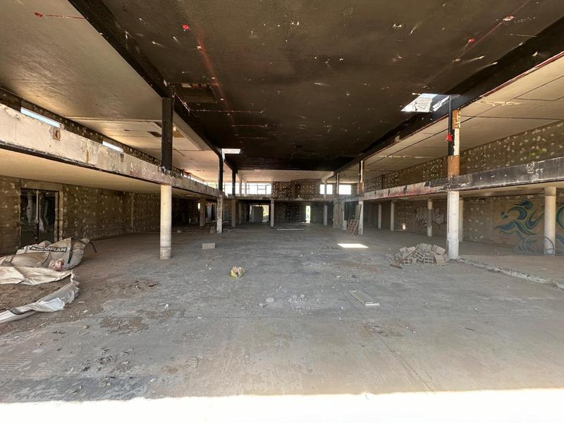 Local d'activités - 963 m²