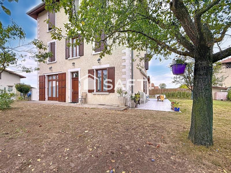 Maison - 221 m² - 8 pièces