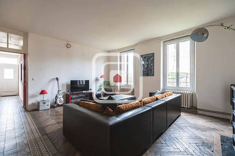 Maison - 159 m² - 7 pièces