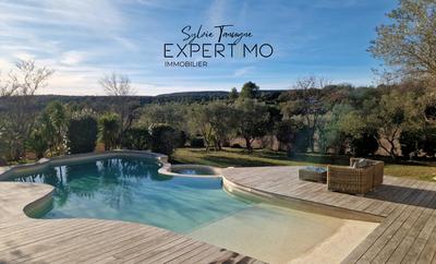 Maison - 212 m² - 6 pièces