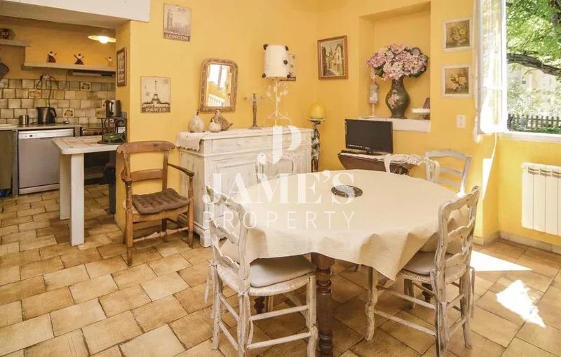 Maison - 94 m² - 5 pièces