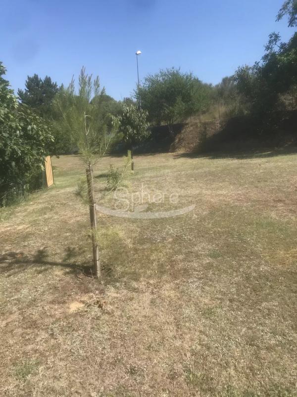 Terrain constructible - 1 100 m²
