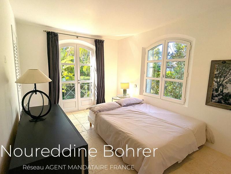 Maison - 251 m² - 7 pièces