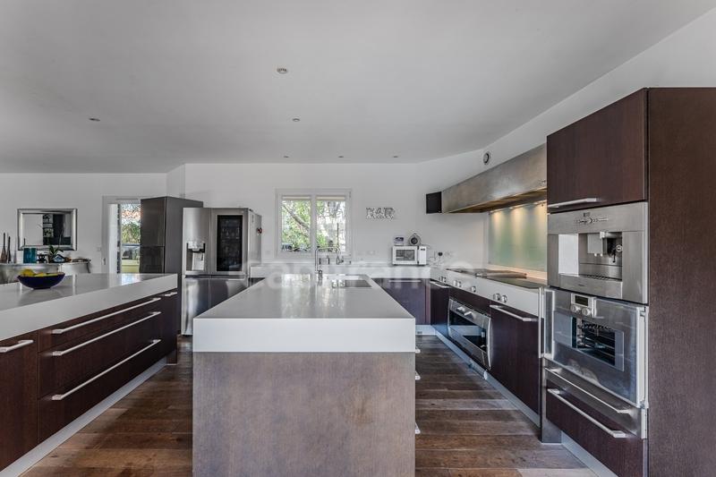 Maison d'architecte - 350 m² - 11 pièces