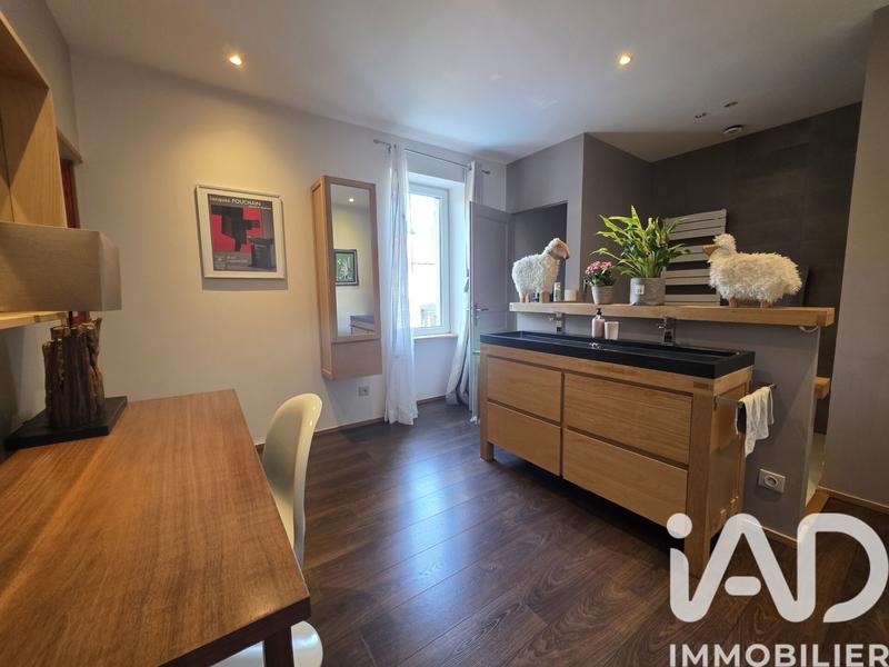 Maison - 180 m² - 5 pièces