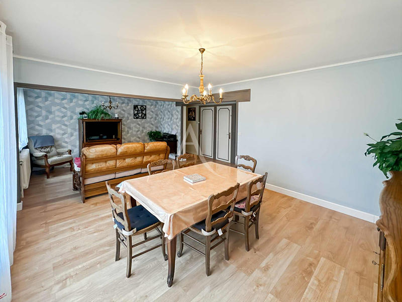 Maison - 93 m² - 4 pièces