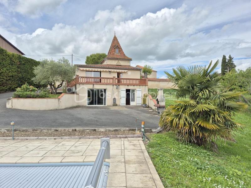 Demeure - 155 m² - 6 pièces