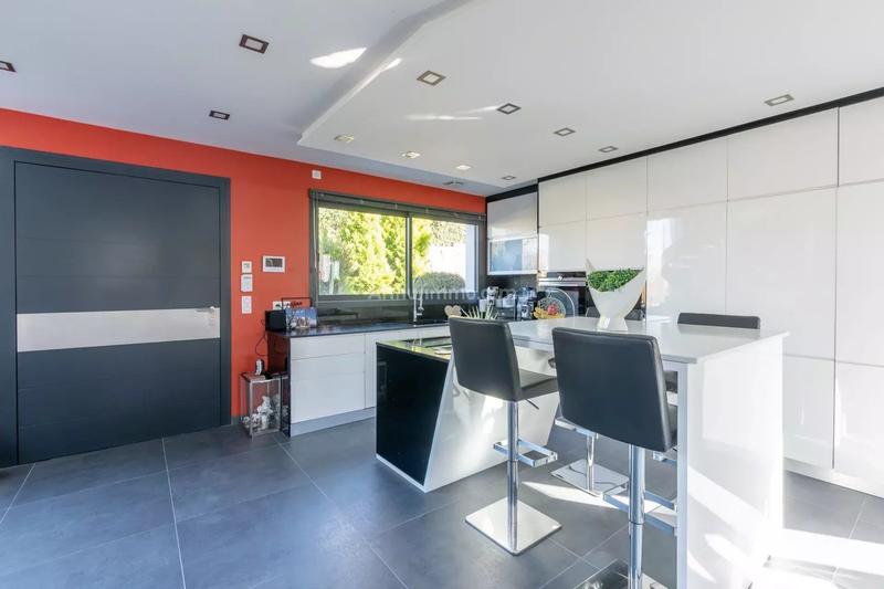 Maison - 145 m² - 5 pièces