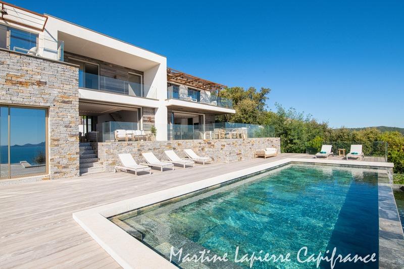 Maison d'architecte - 350 m² - 6 pièces