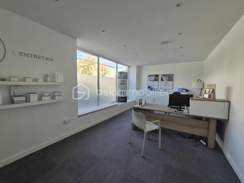 Local commercial - 130 m² - 4 pièces