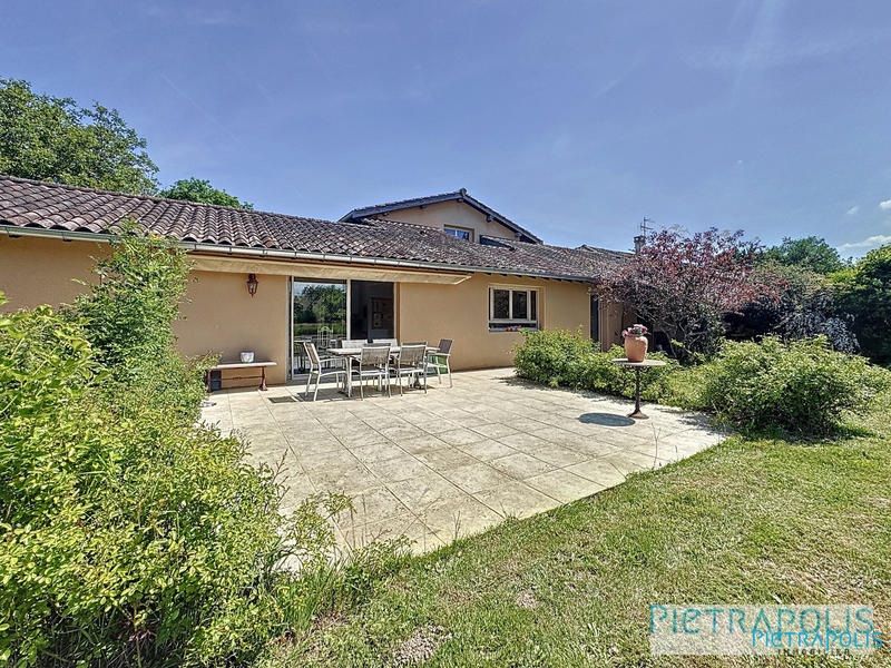 Maison - 320 m² - 7 pièces