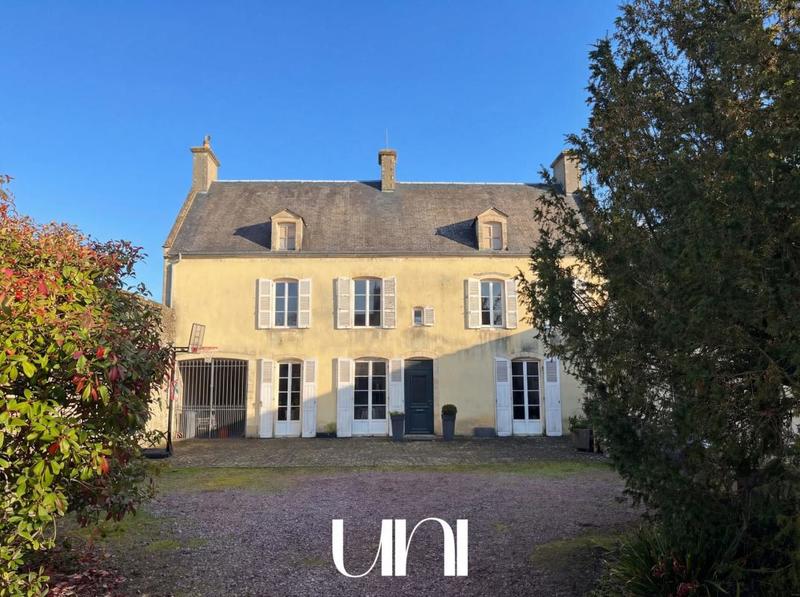 Maison - 292 m² - 11 pièces