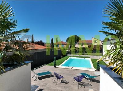 Maison contemporaine - 202 m² - 5 pièces