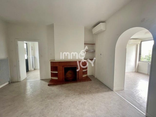 Maison - 180 m² - 7 pièces