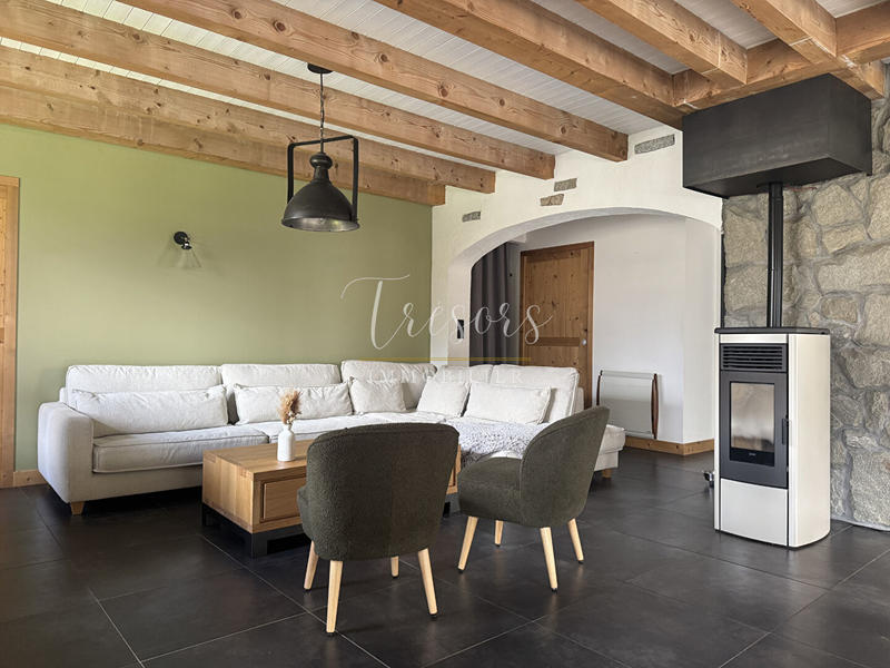 Maison - 287 m² - 7 pièces