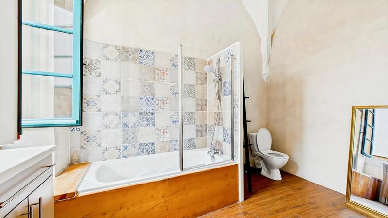 Appartement - 104 m² - 2 pièces