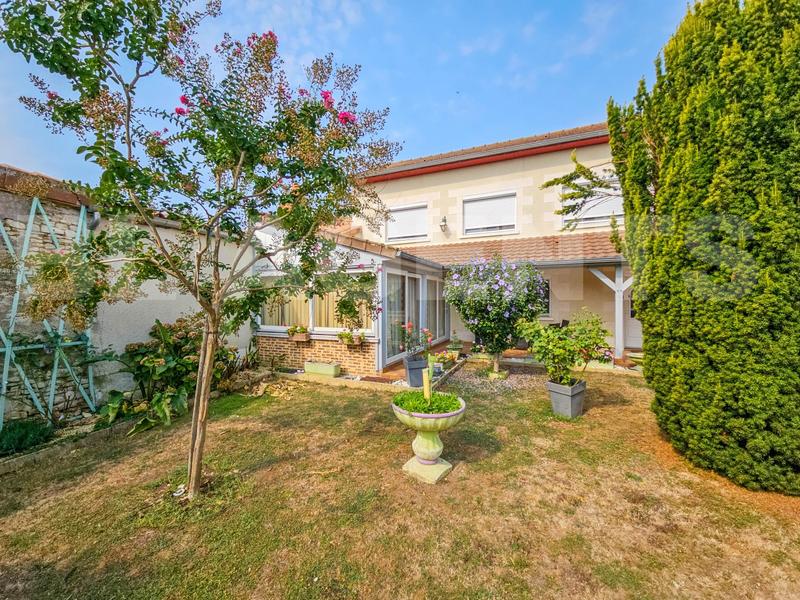 Maison - 320 m² - 11 pièces