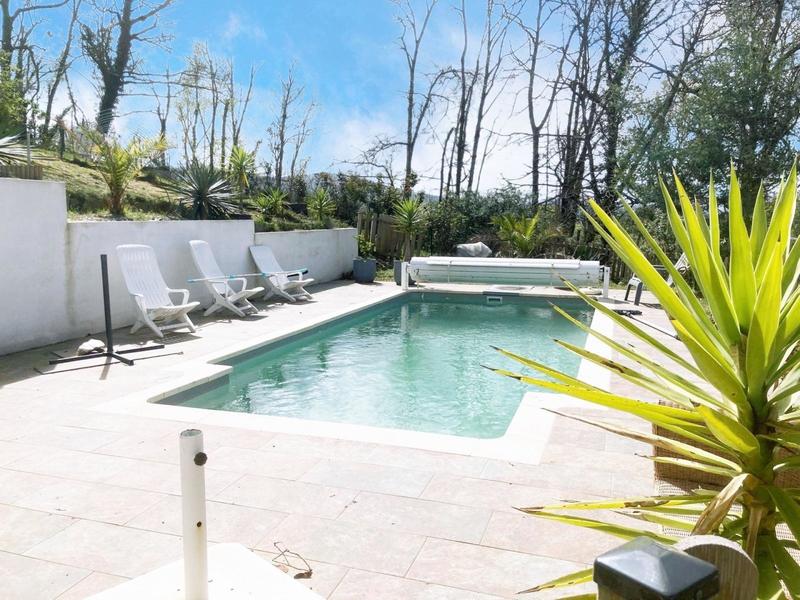 Maison - 260 m² - 8 pièces