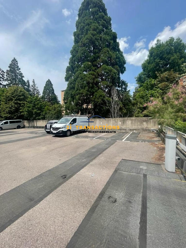 Parking / Garage - 14 m²