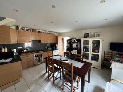 Maison - 90 m² - 5 pièces