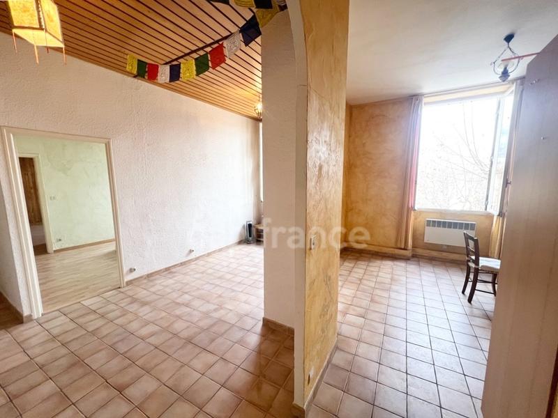 Appartement bourgeois - 77 m² - 3 pièces