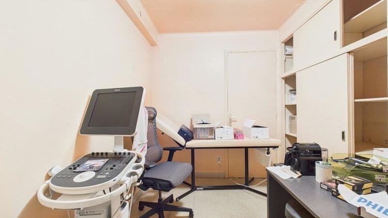 Local d'activité / Entrepôt - 105 m² - 7 pièces