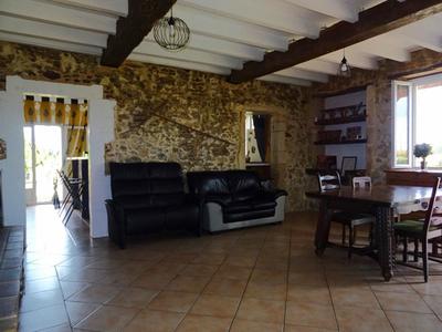 Maison - 251 m² - 8 pièces