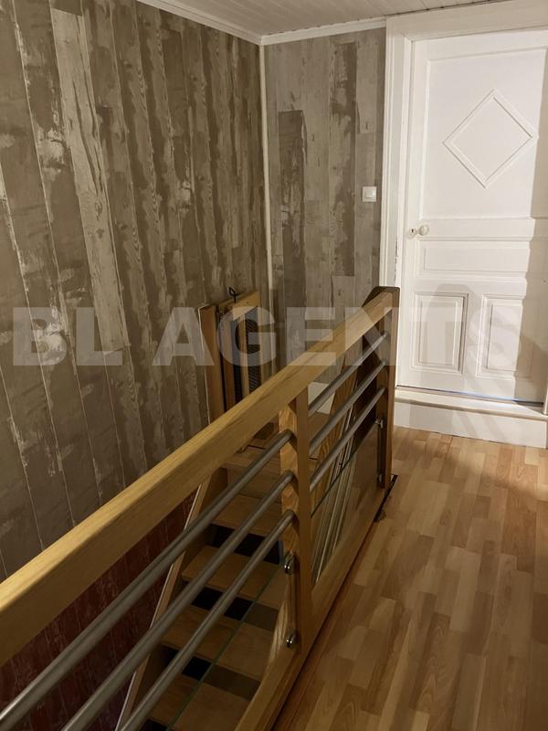 Maison - 174 m² - 9 pièces