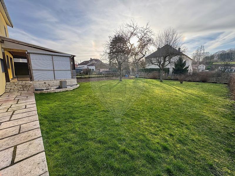 Maison - 240 m² - 7 pièces