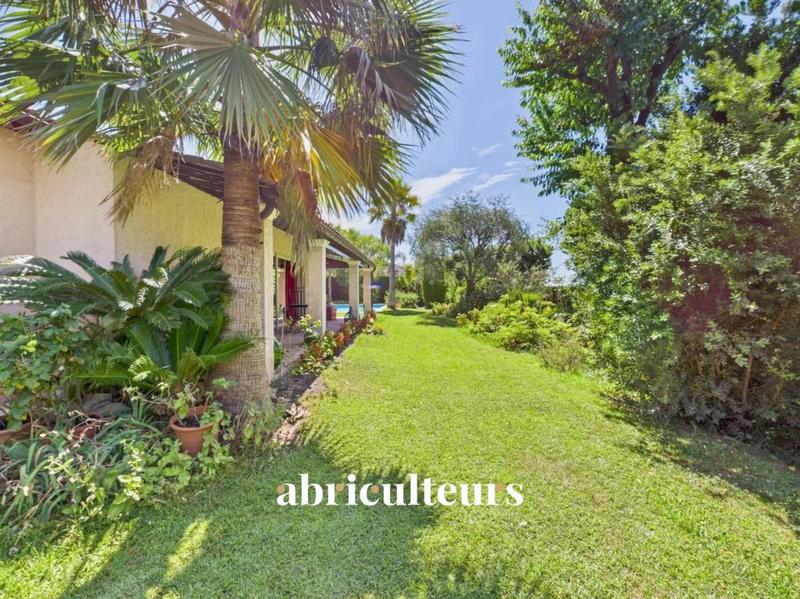 Maison ancienne - 276 m² - 7 pièces