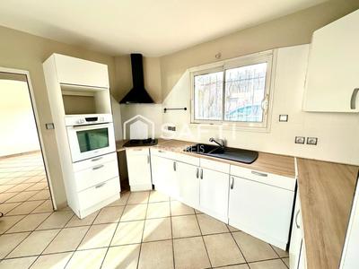 Maison - 96 m² - 5 pièces