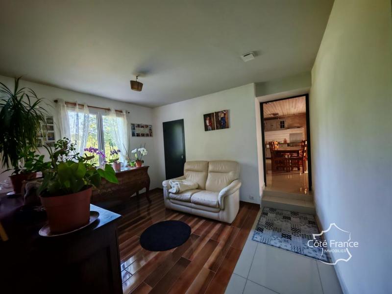 Propriété - 85 m² - 5 pièces