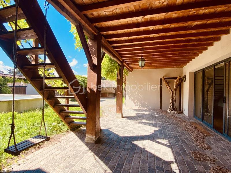 Propriété - 170 m² - 6 pièces