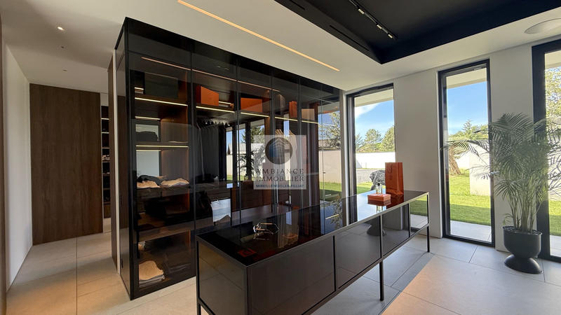 Maison - 282 m² - 7 pièces