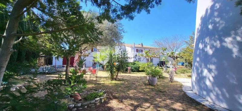 Moulin - 380 m² - 12 pièces