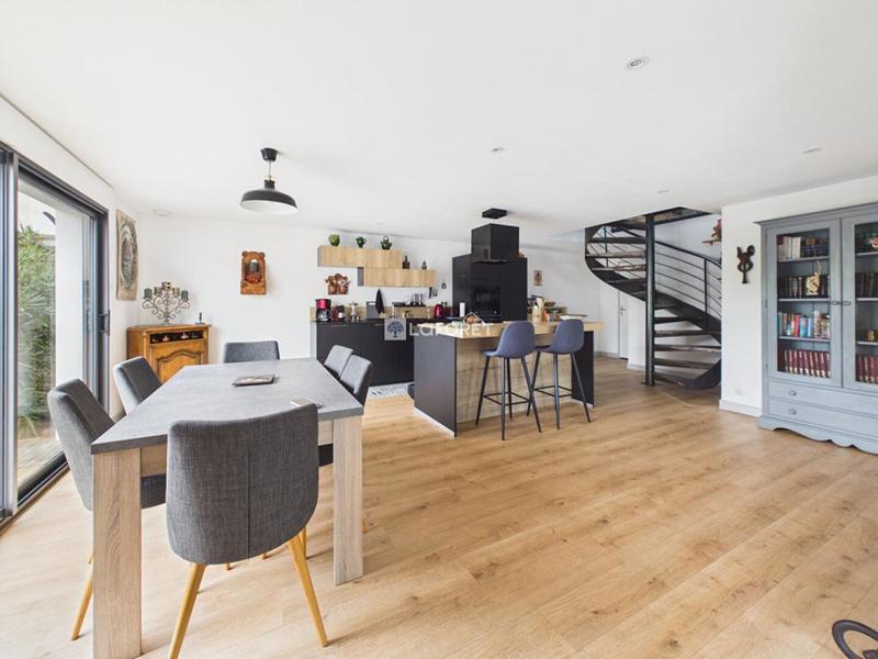 Maison - 150 m² - 6 pièces