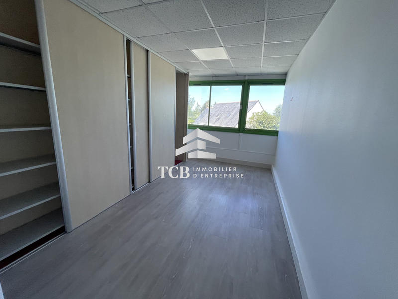 Bureau - 745 m²