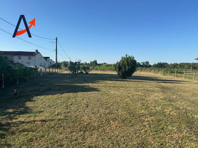 Terrain constructible - 935 m²