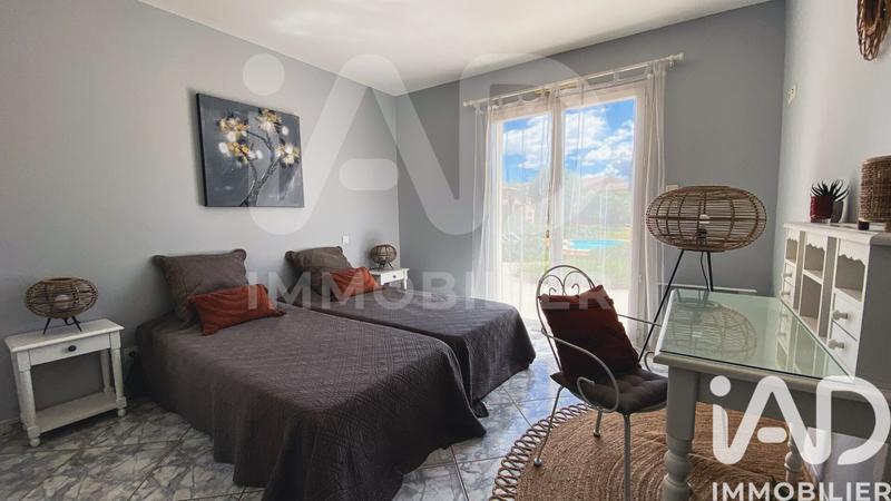 Maison - 212 m² - 7 pièces