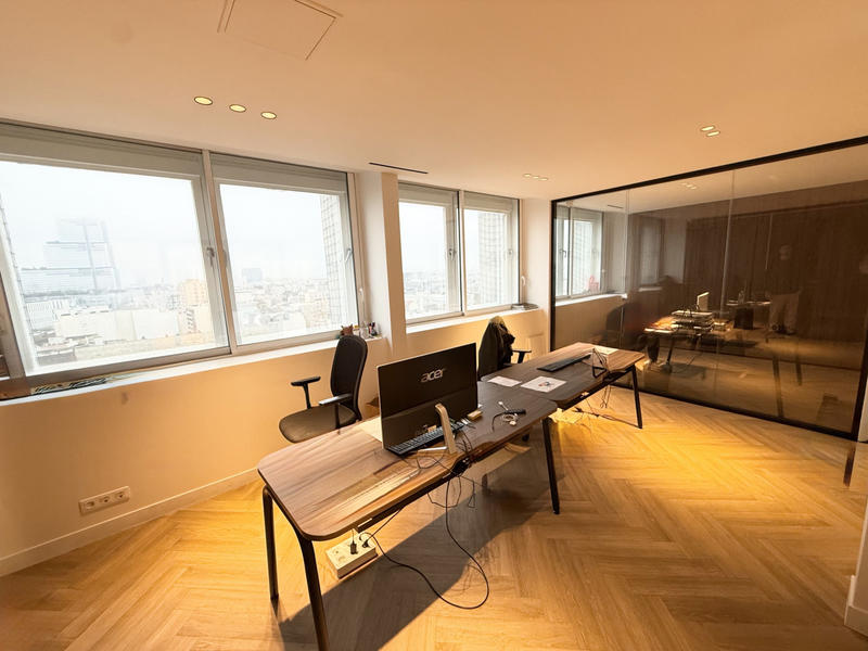 Bureau - 270 m² - 9 pièces