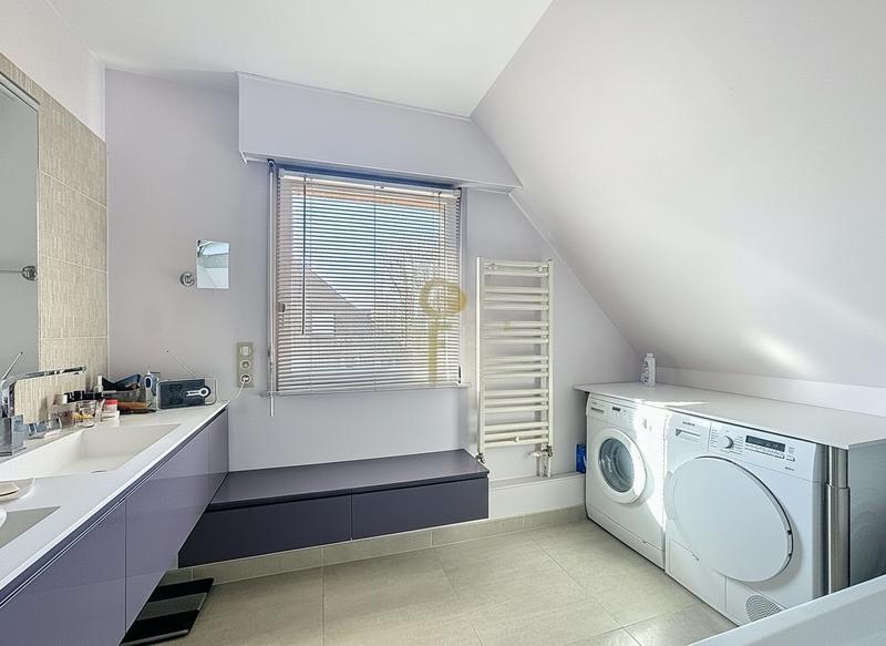 Maison - 160 m² - 5 pièces