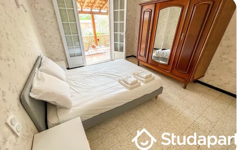 Chambre - 13 m² - 1 pièce