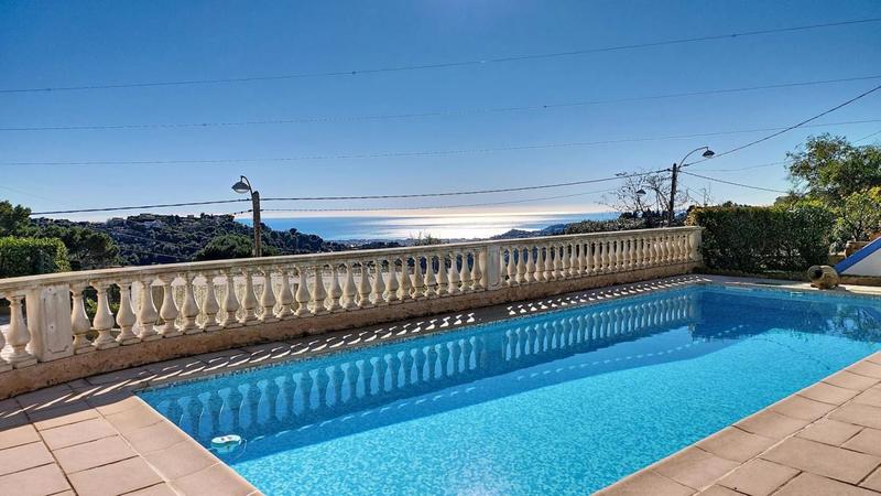 Maison - 143 m² - 6 pièces