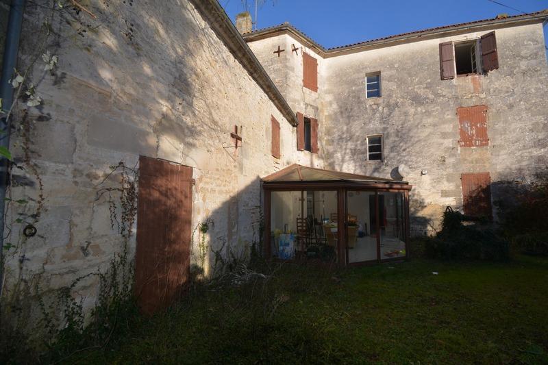Maison - 206 m² - 6 pièces