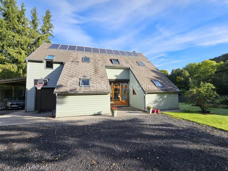 Propriété - 145 m² - 5 pièces