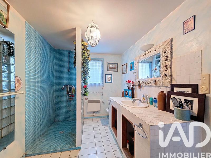 Maison - 213 m² - 7 pièces