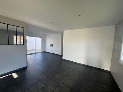 Maison - 93 m² - 4 pièces