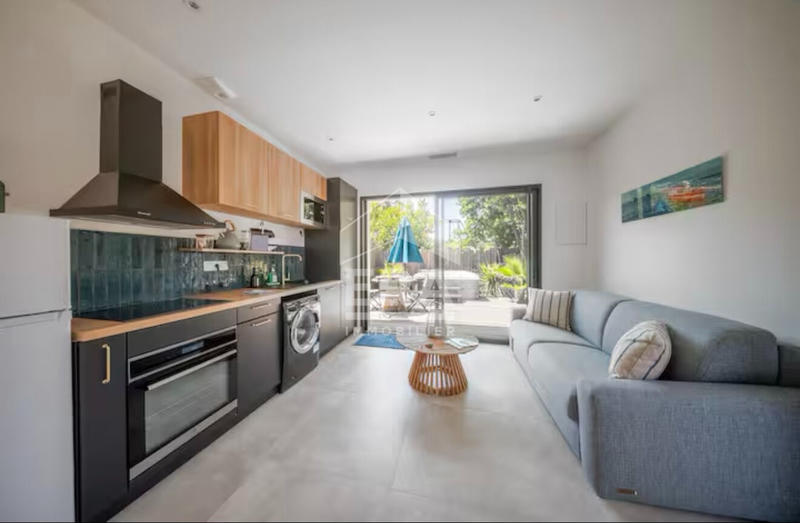 Maison - 230 m² - 7 pièces