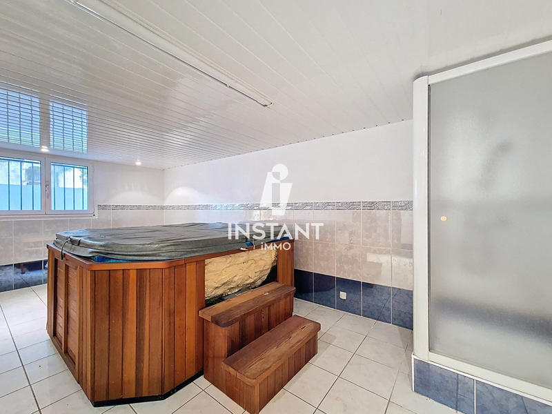 Maison - 138 m² - 6 pièces