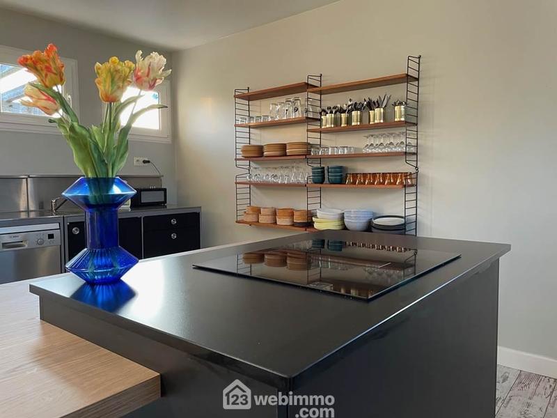 Maison - 737 m² - 20 pièces